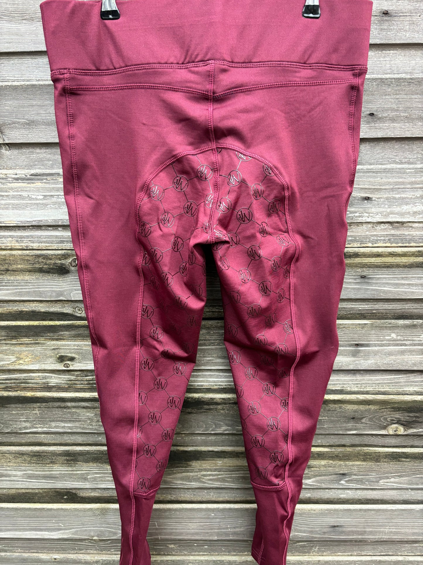 New John Whittaker burgundy riding tights with fill sticky seat ❣️