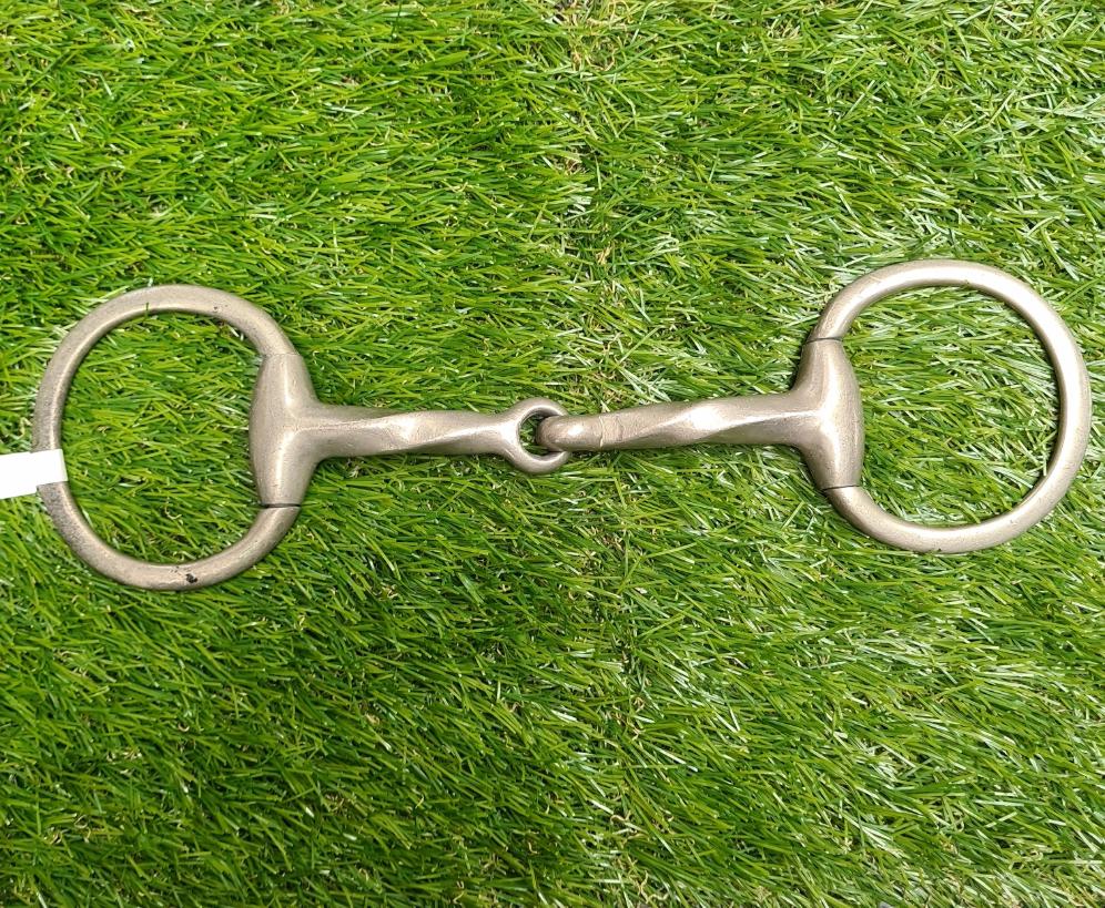 5 3/4" Eggbutt Snaffle with Twisted mouthpiece bit