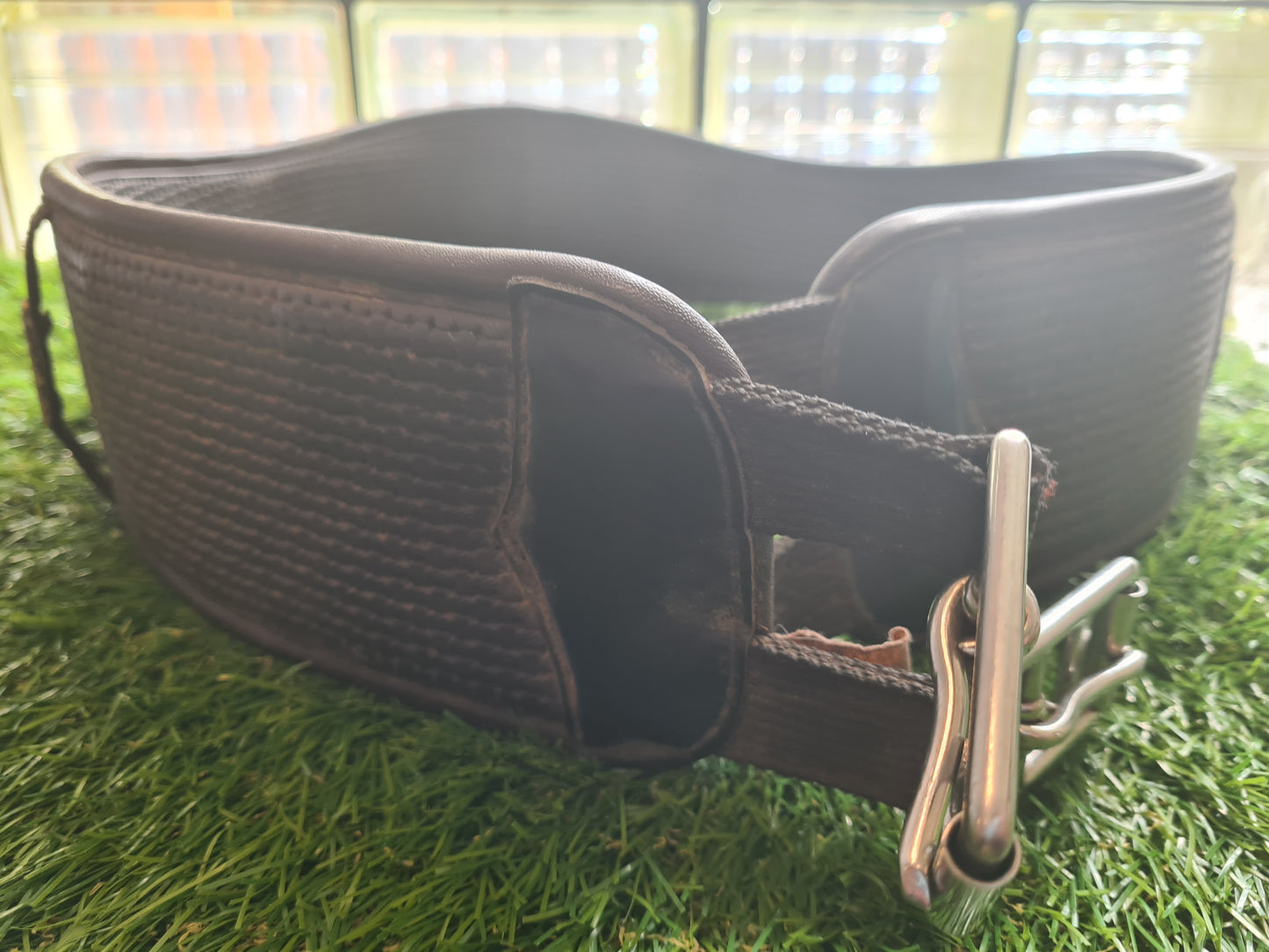 Wintec 48" shaped comfort girth black