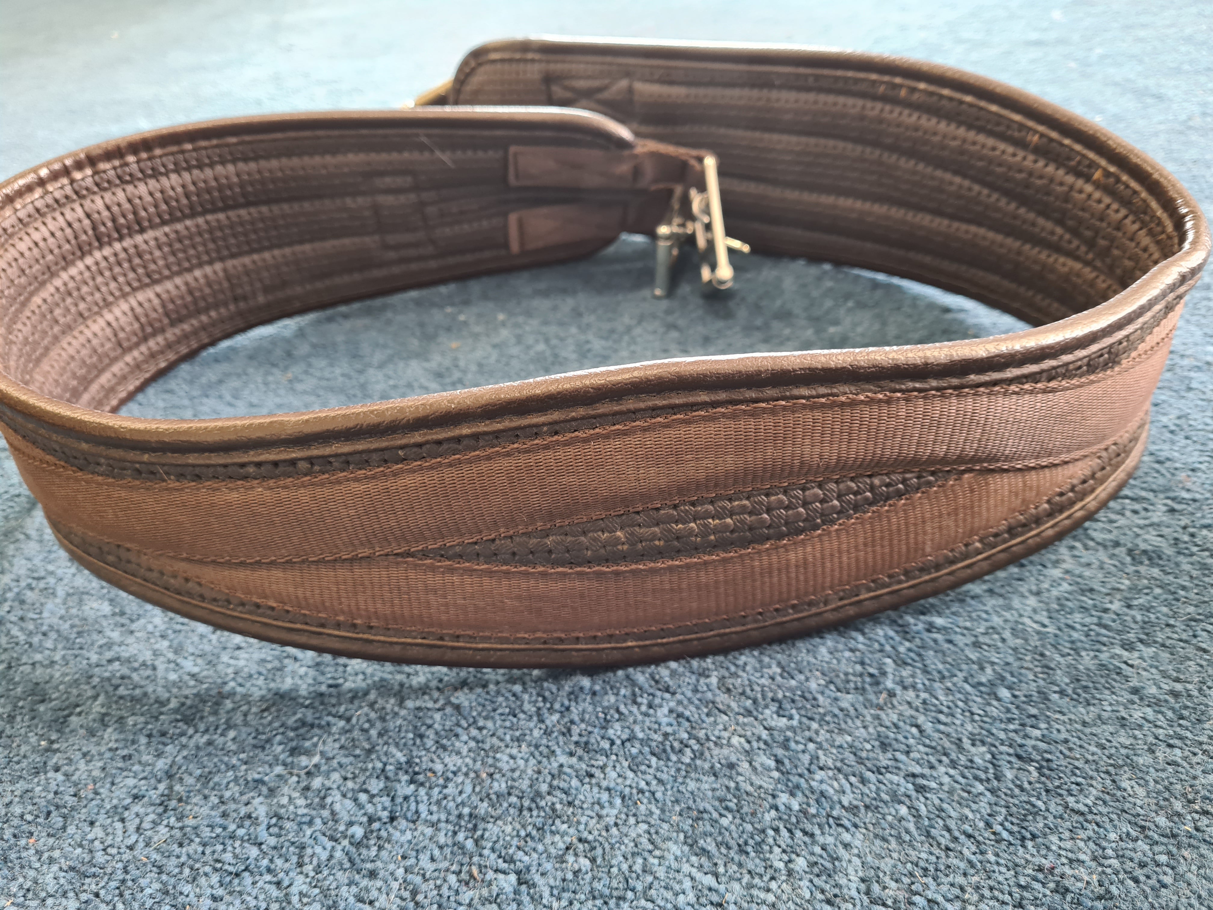 Horse And Pony Riding Leather Stud Girth 900 - Brown