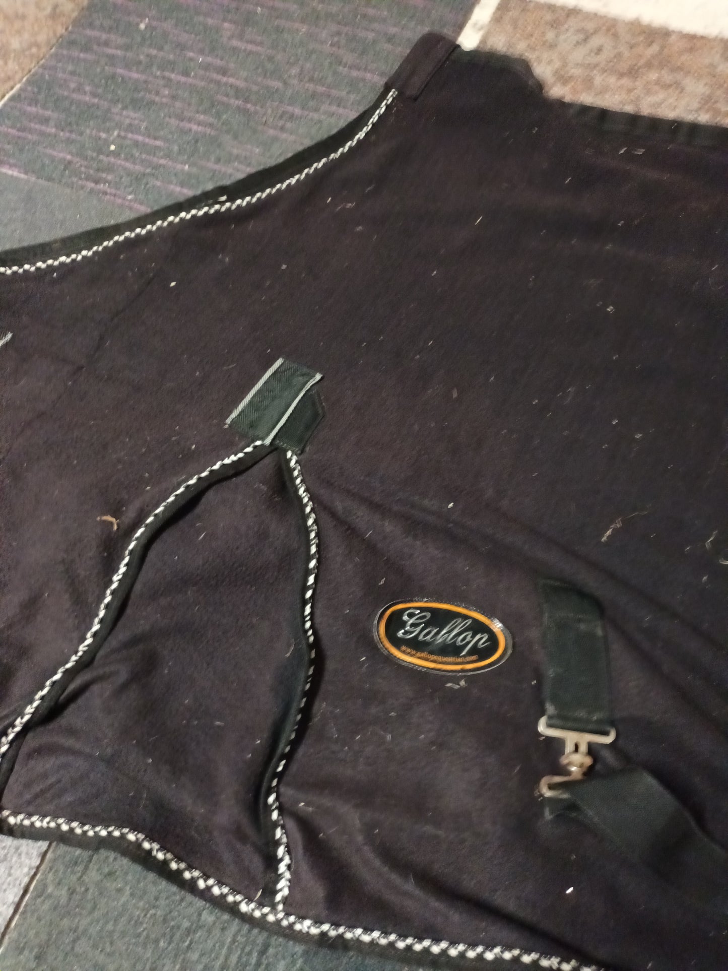 5'6 gallop, soft feel fleece with shoulder pleats