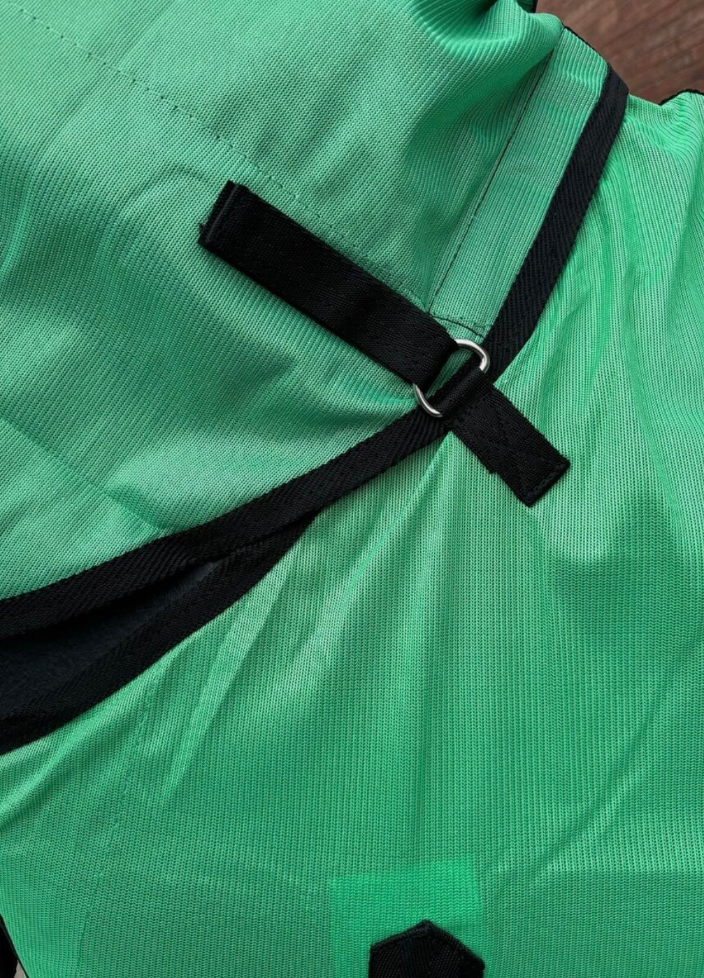 New green fly rug with neck and matching mask ❣️