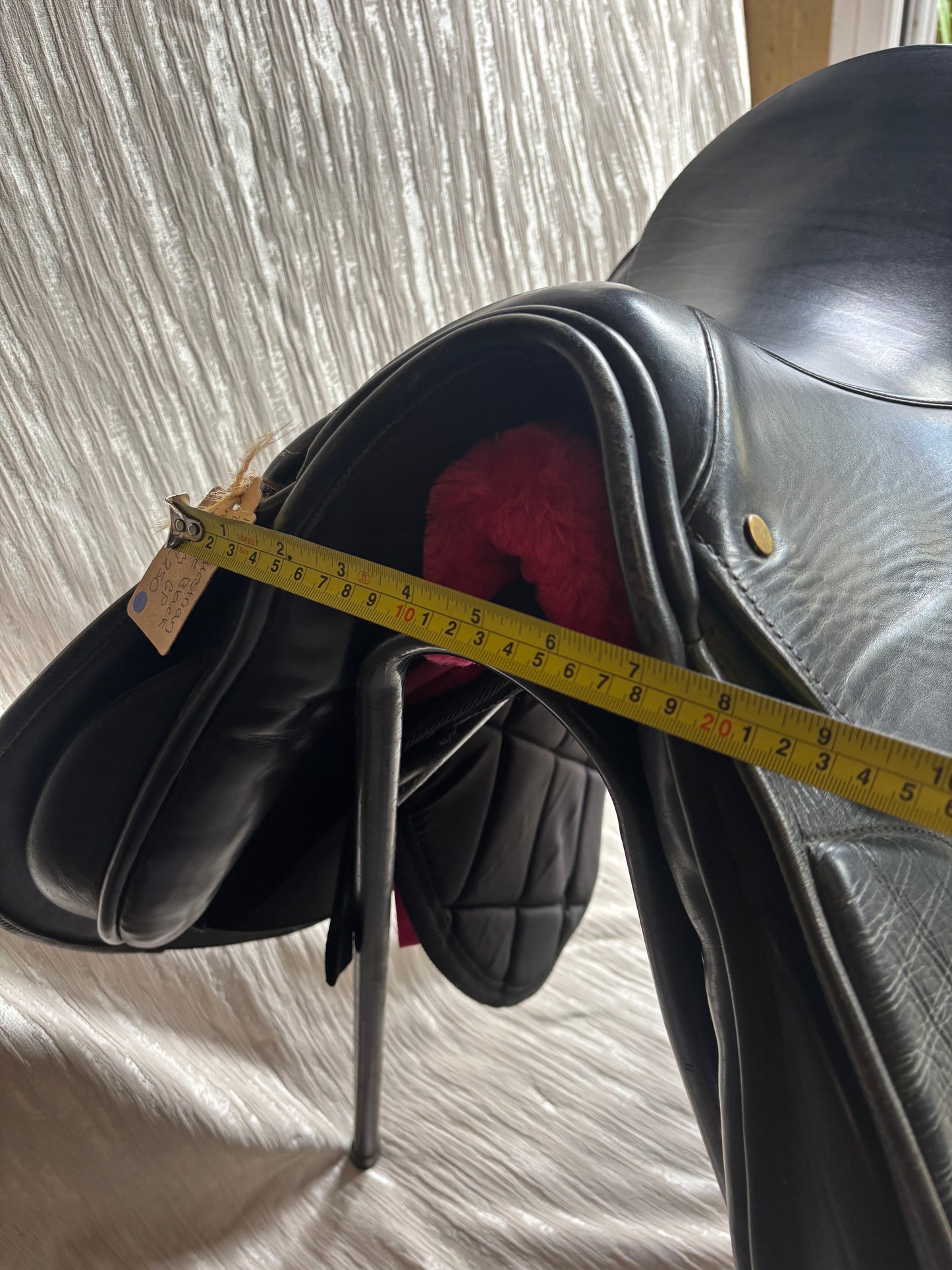 17” black equestrian deluxe saddle