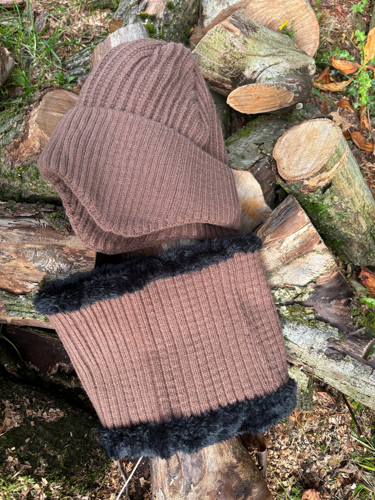 New royal stallion hat and snood sets in navy and beige 🤍