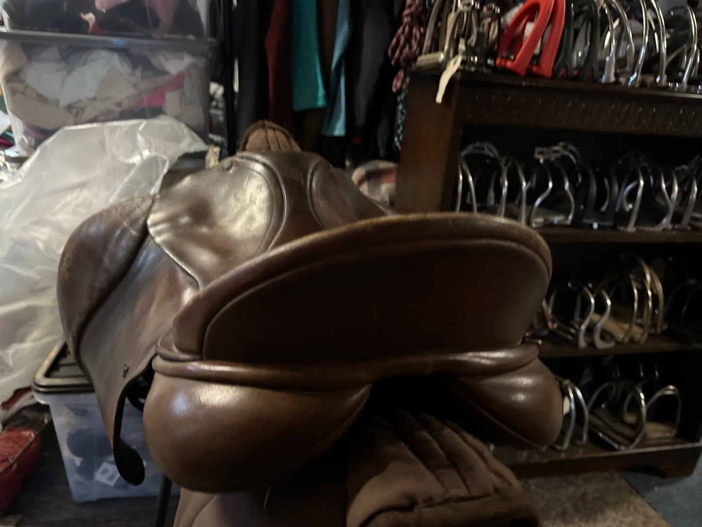 17” bates changeable gullet saddle in brown
With Cair