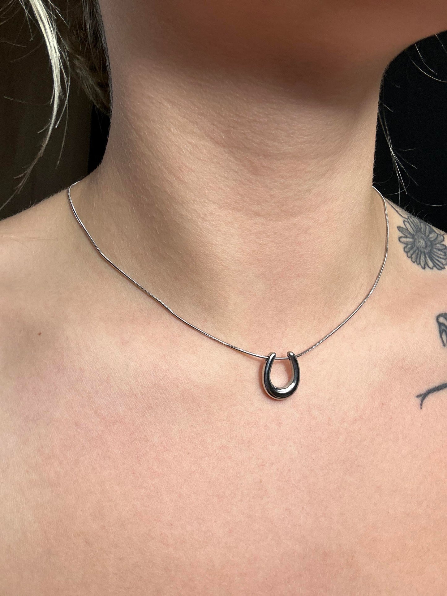 Elico Horseshoe Style Necklace ❣️