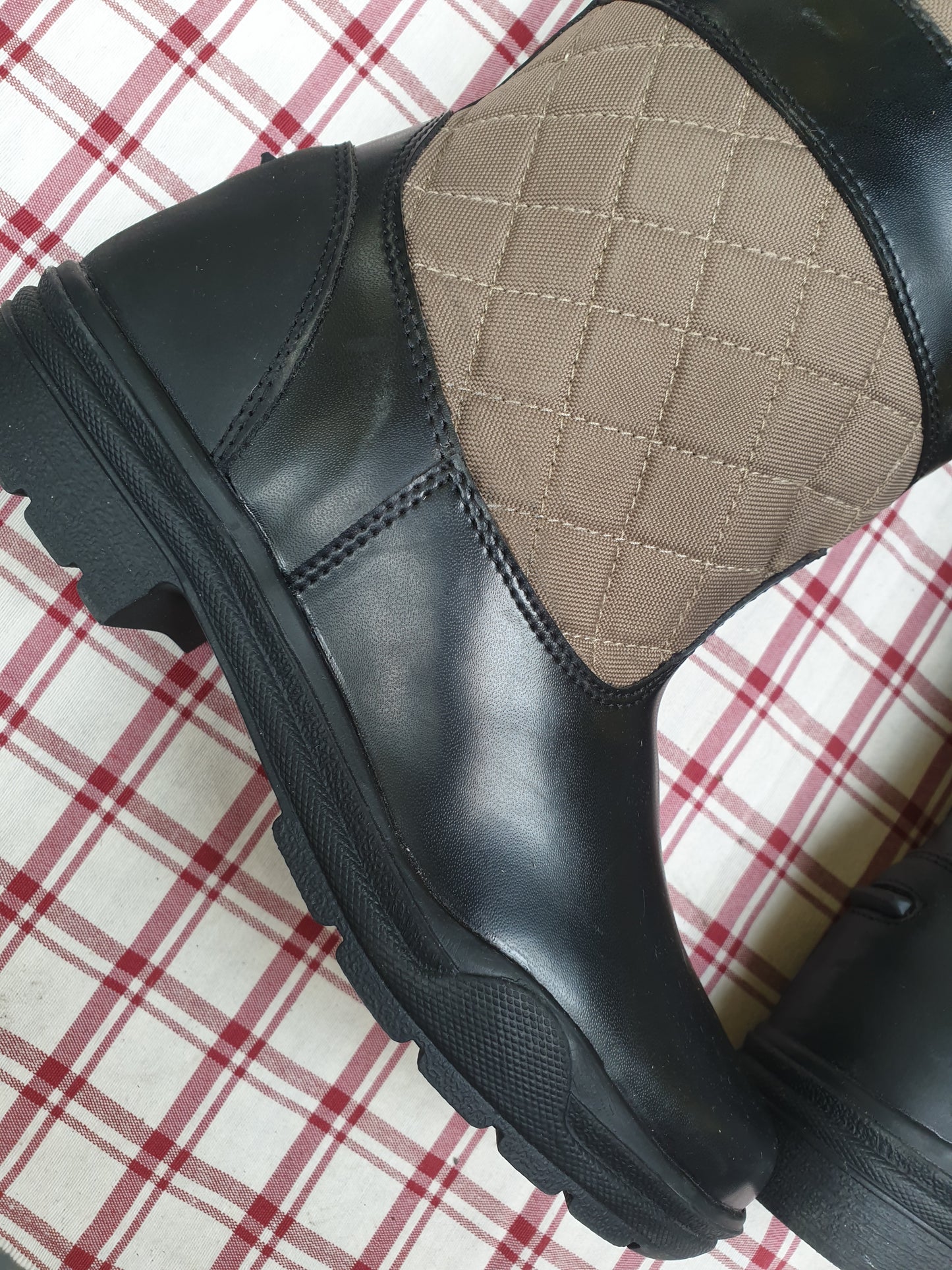 NEW Rhinogold nevis boots, olive green and black, size 6