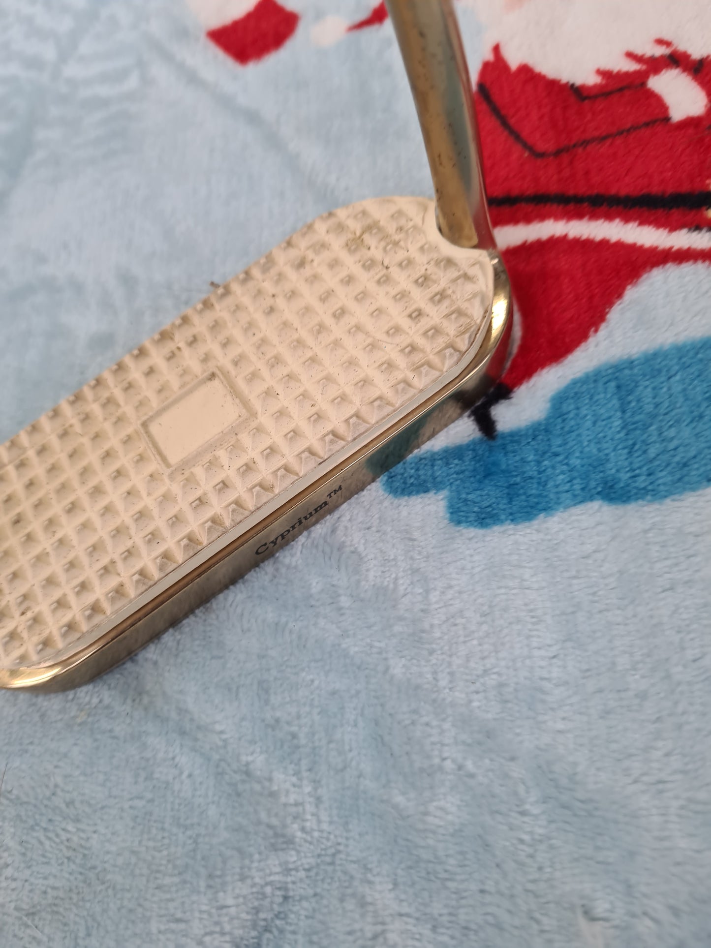 Used Korsteel 4-1/2" Gold irons