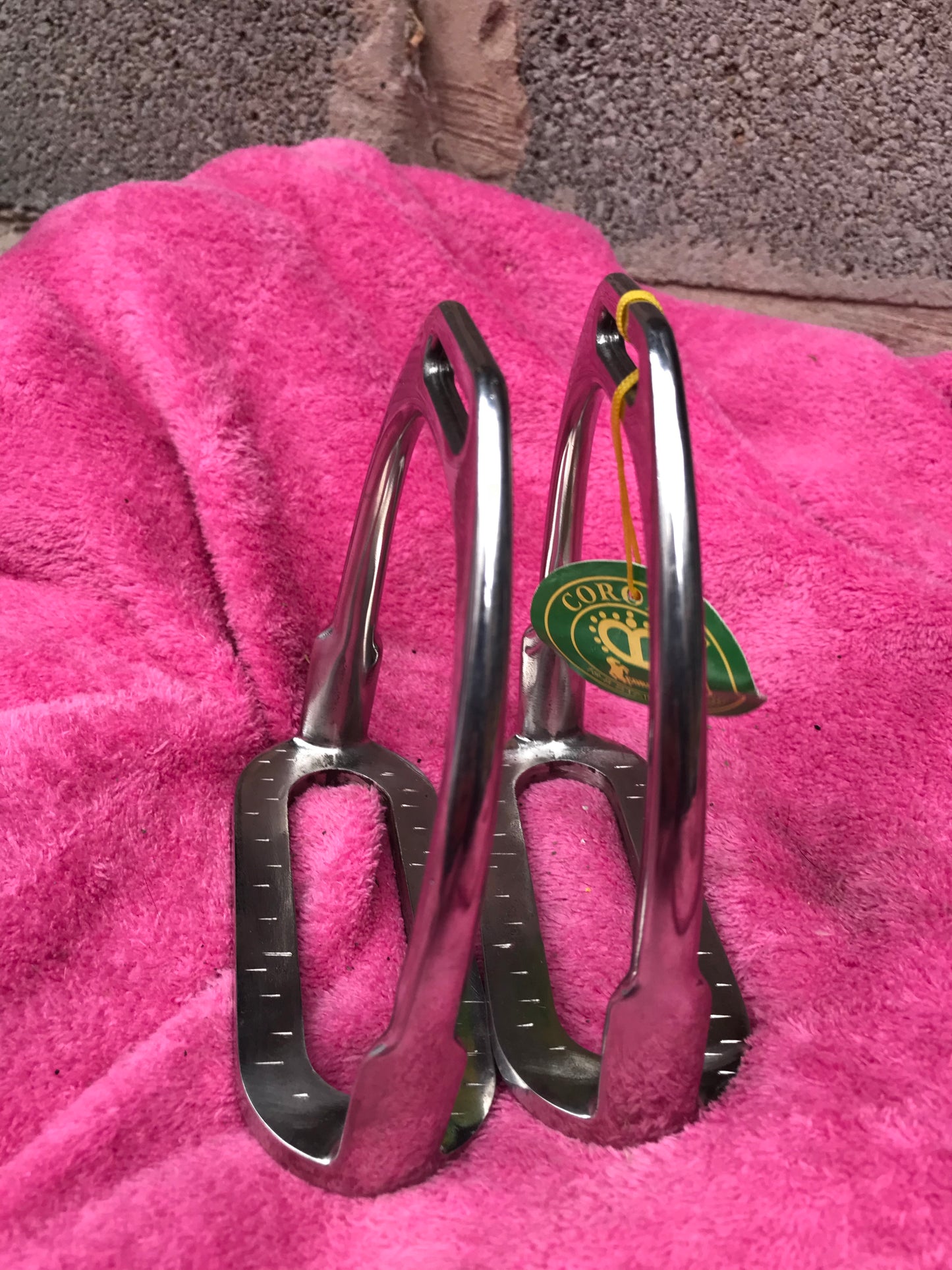 Coronet stirrups, 3-3/4”
