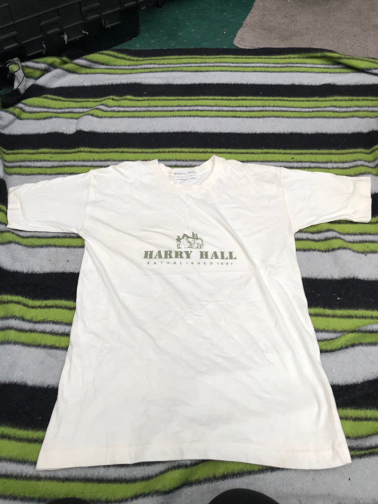 Harry Hall round neck t-shirt cream size M (12) FREE POSTAGE