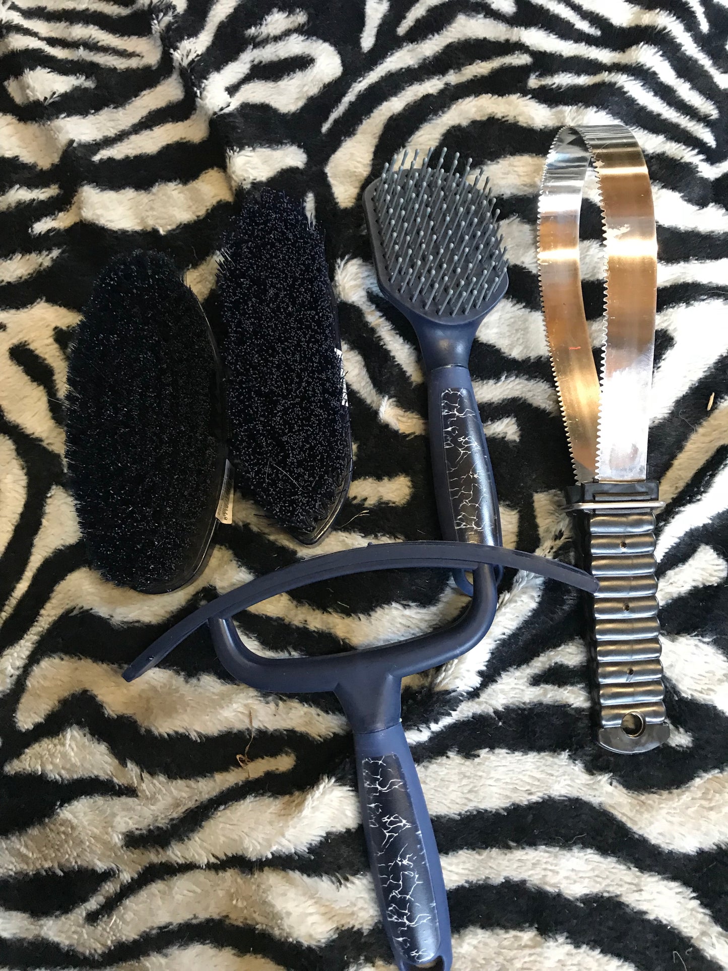 Wow navy marble effect grooming set