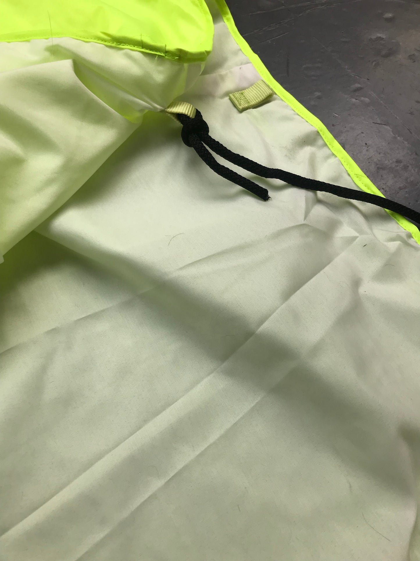 New rhinegold waterproof yellow hi vis 3/4 sheet