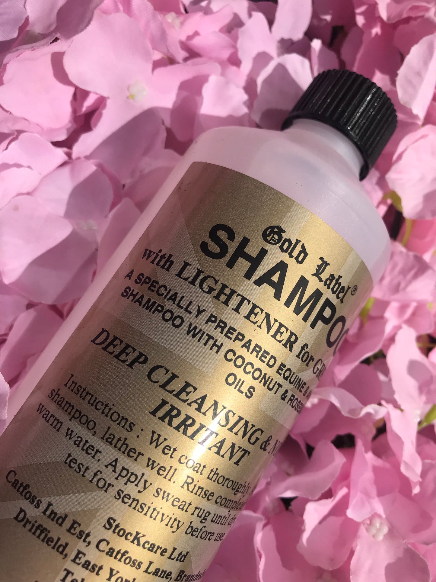 New gold label shampoo with lightener for whites and greys