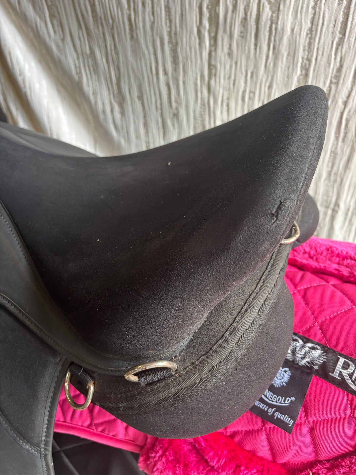 17.5” thorowgood griffin Xwide black saddle