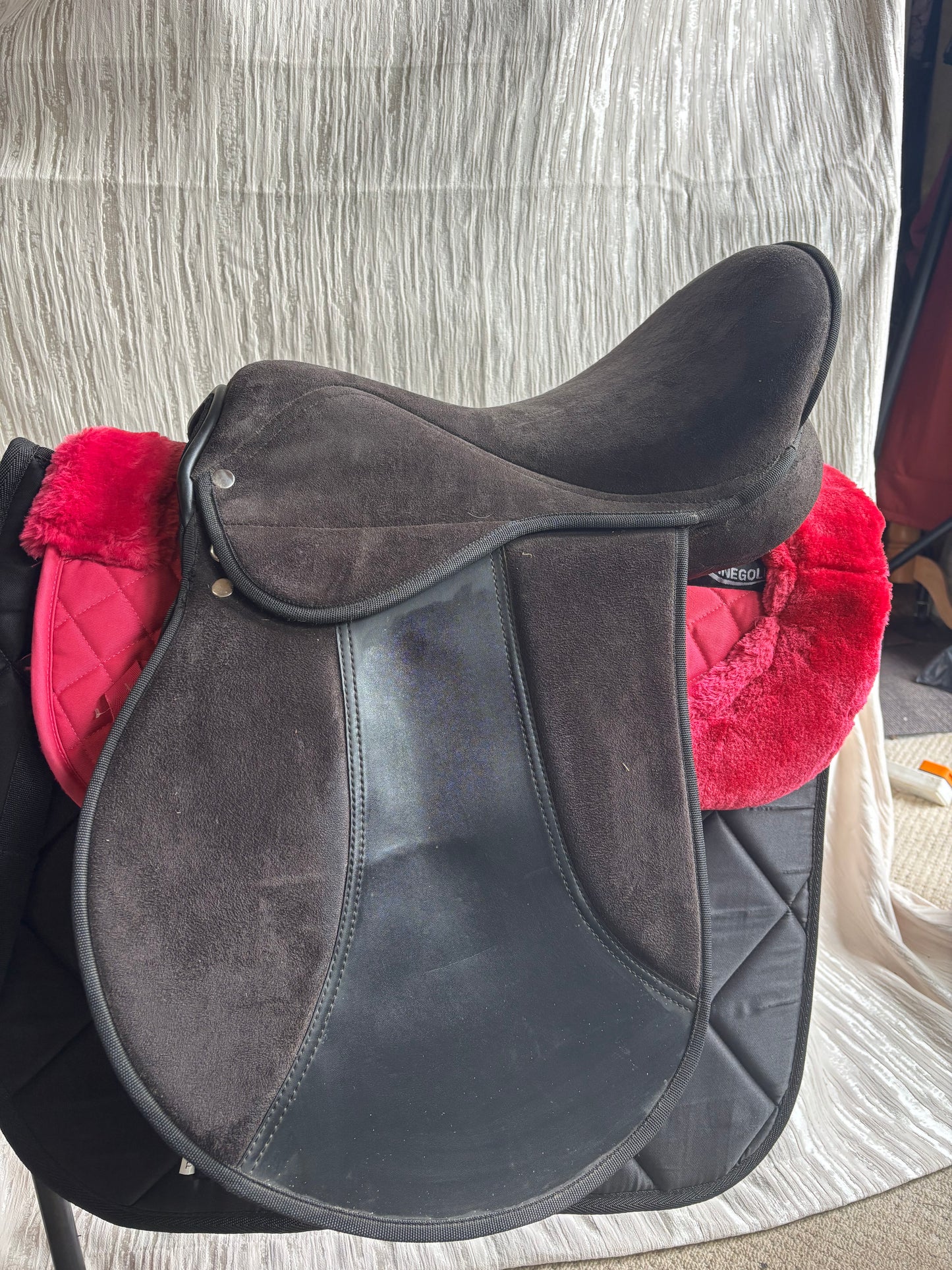 17” black synthetic suede saddle GP WIDE