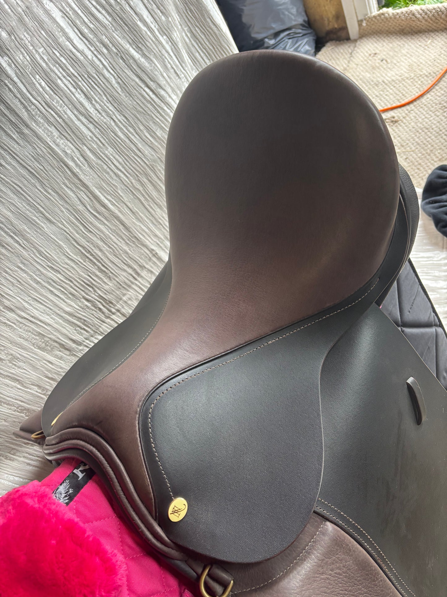 New brown leather comfort saddle 17.5” xwide
