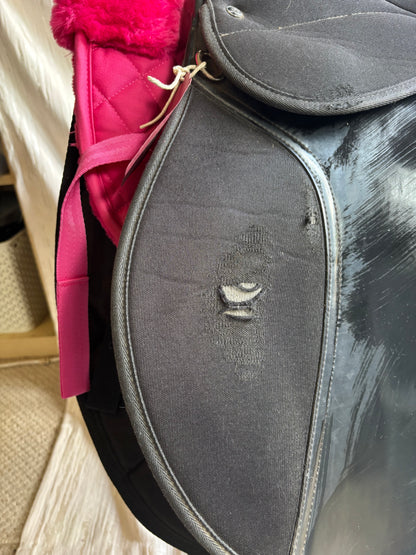 16.5” thorowgood black saddle GP