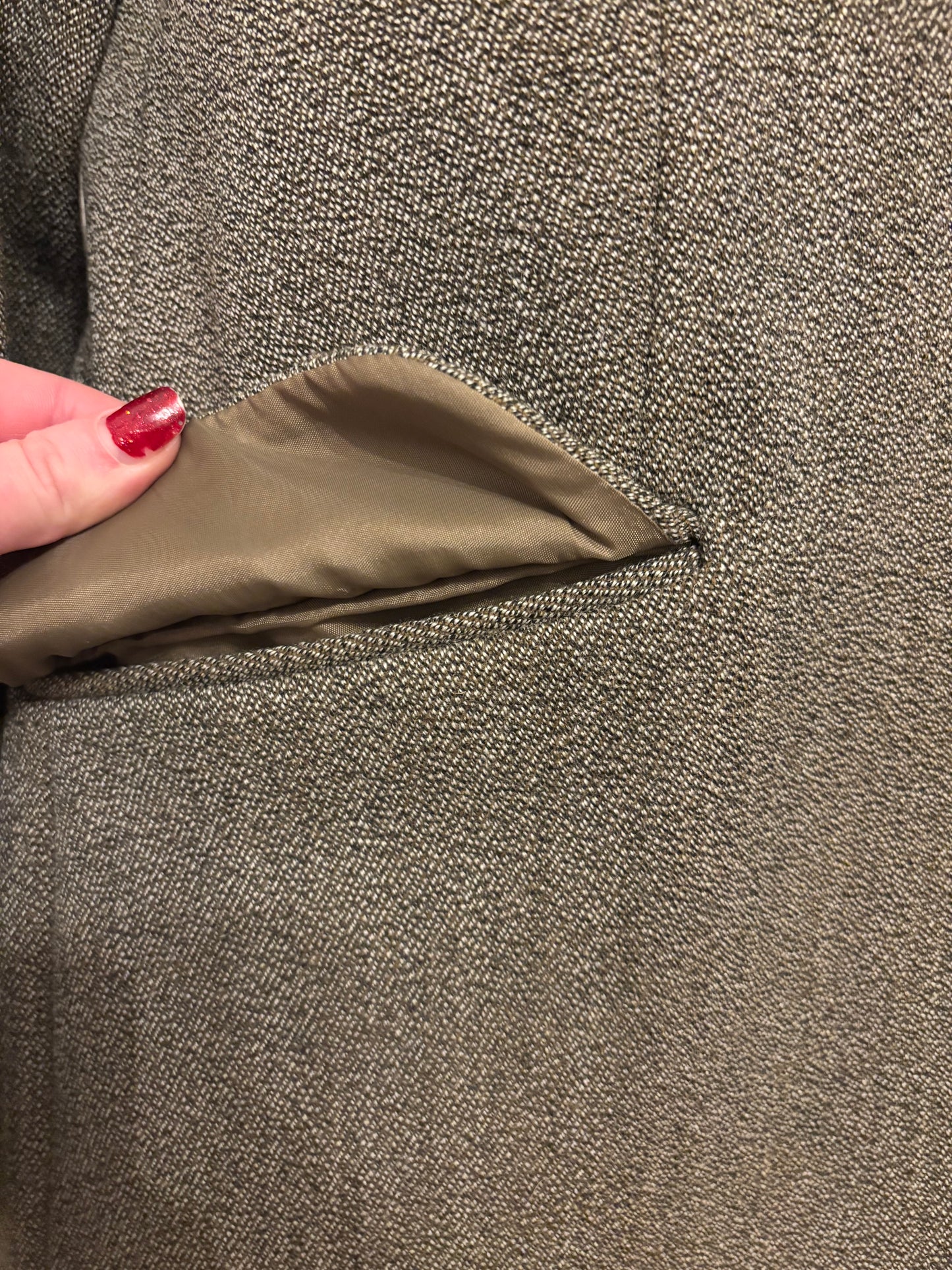 Mears pure wool green tweed jacket 42”  size 18 ❣️