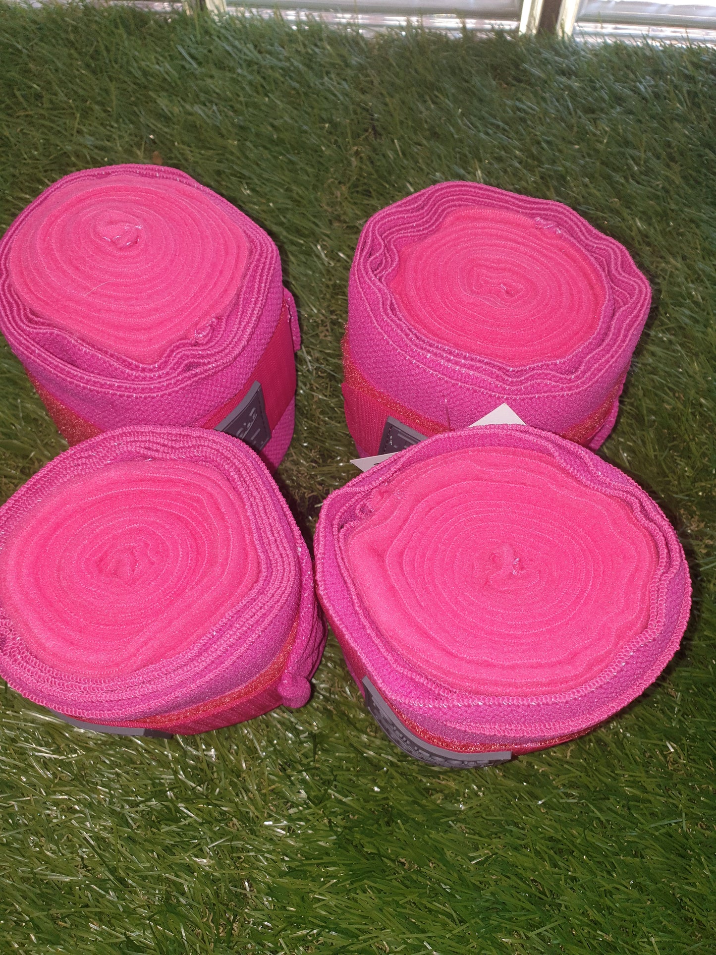 Set of 4 NEW Rhinegold elasticated bandages FREE POSTAGE 🟣