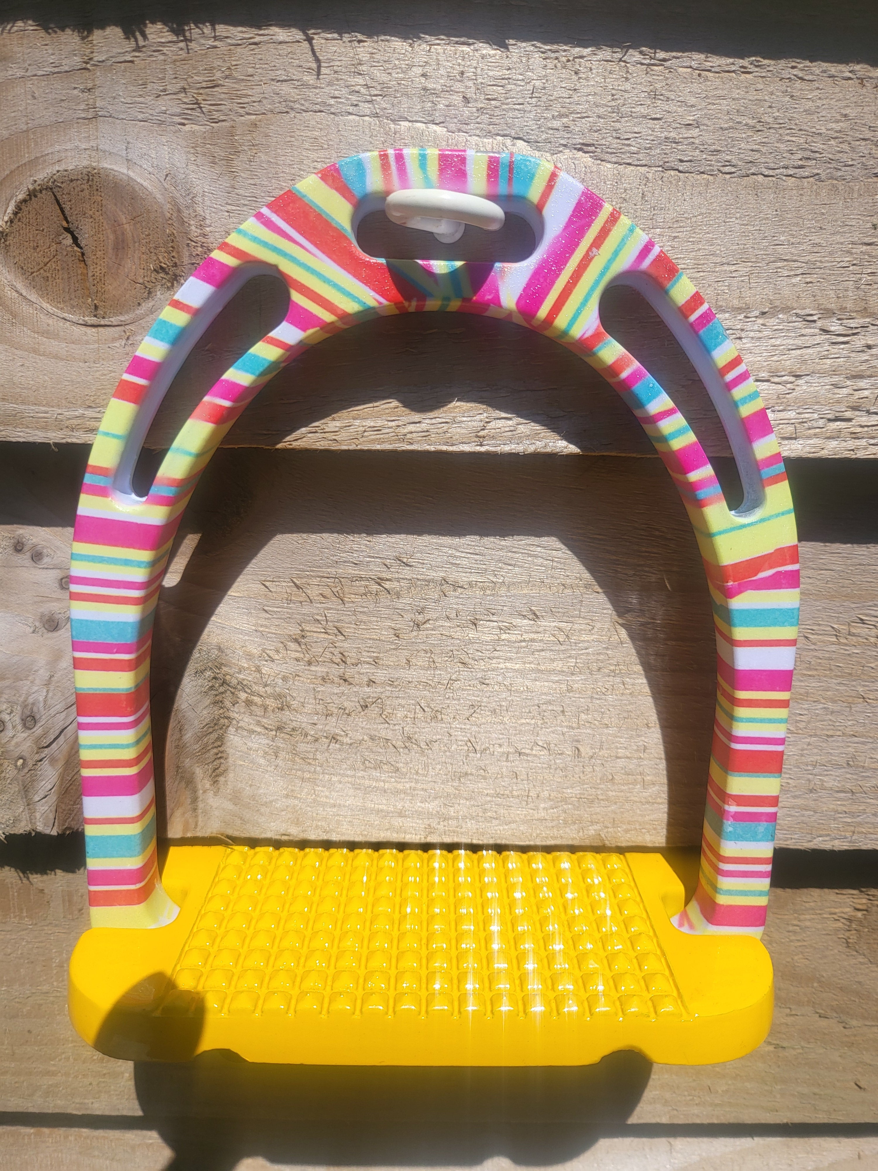 Stirrup Irons Unique Patterns – Onthehoof