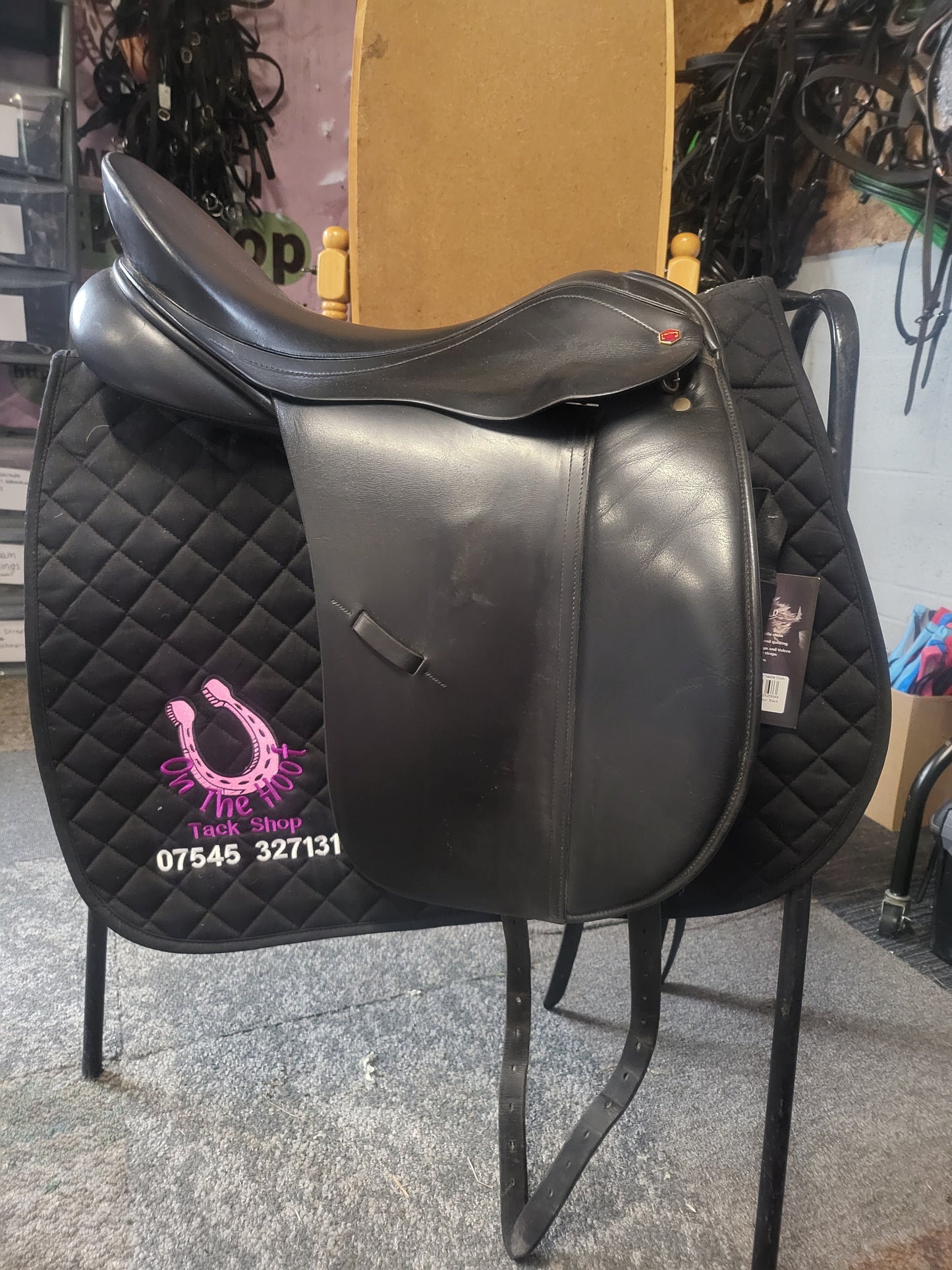 BLACK ALBION DRESSAGE SADDLE, 18" WIDE