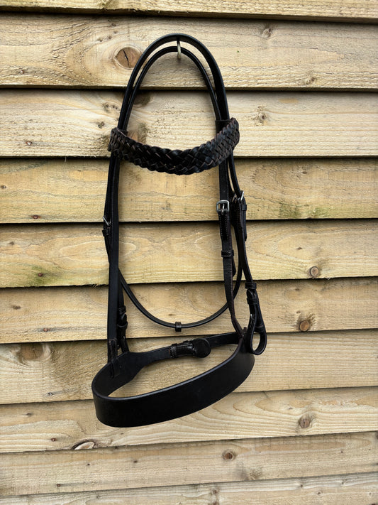 New Hunter style bridles in pony, cob and full black and brown leather