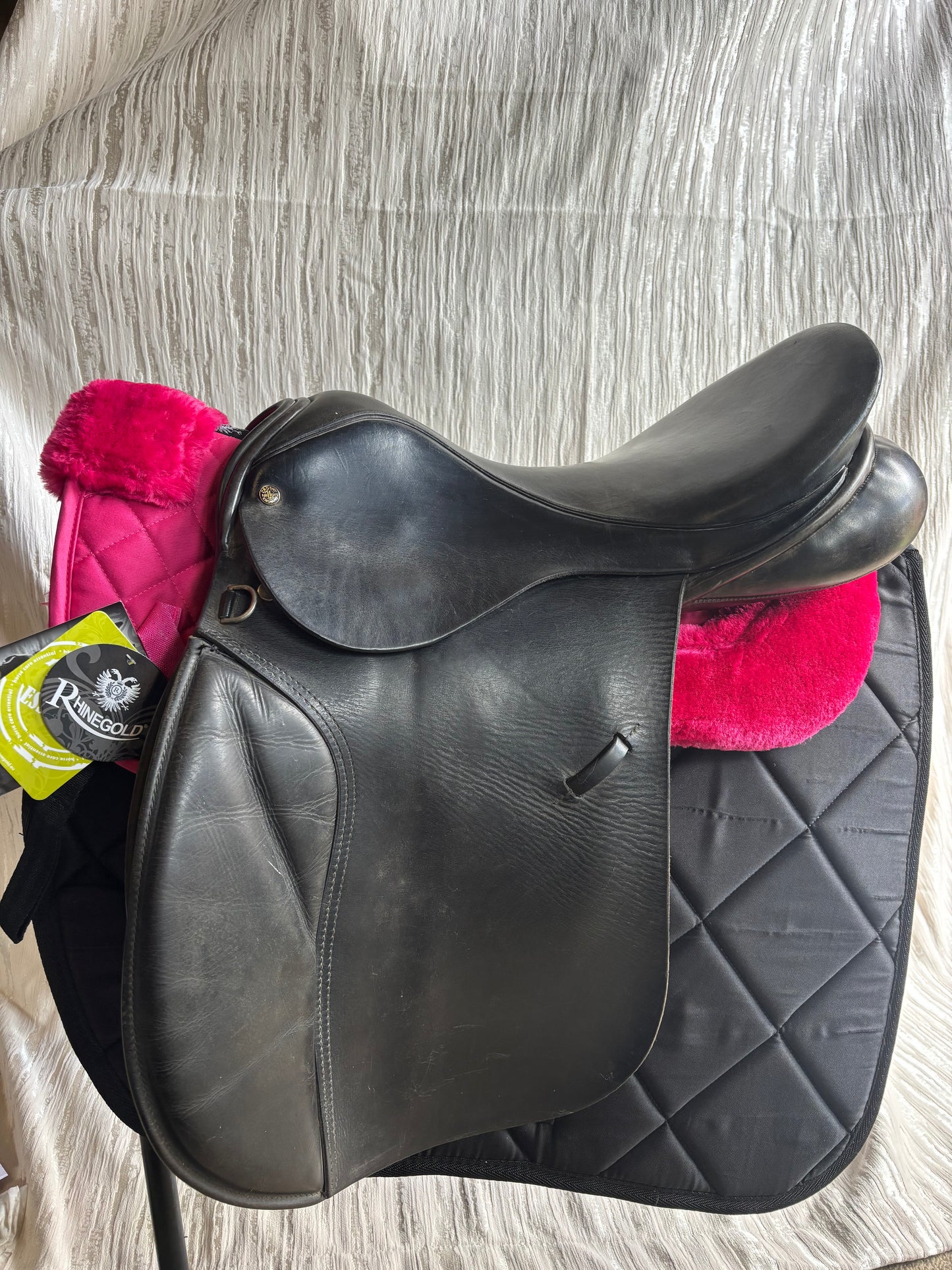 17.5” crosbie black GP saddle