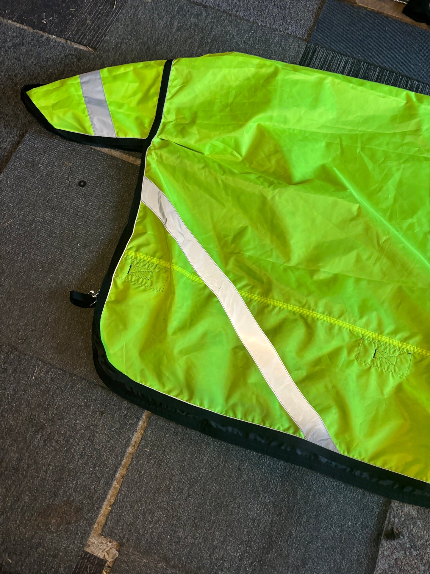 New full cut out ride on sheets hi vis ❣️