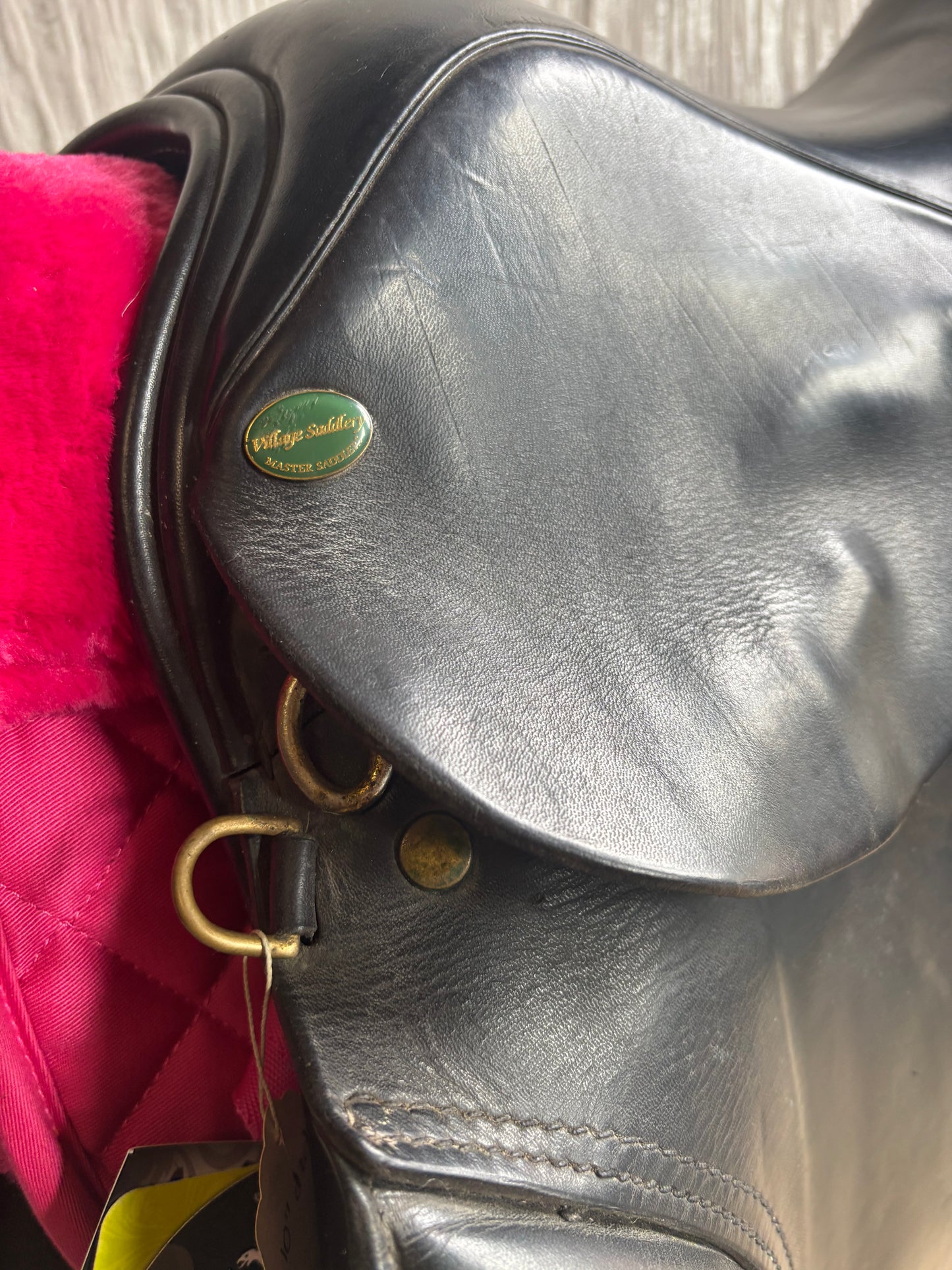 18” Village saddlery black wide working hunter