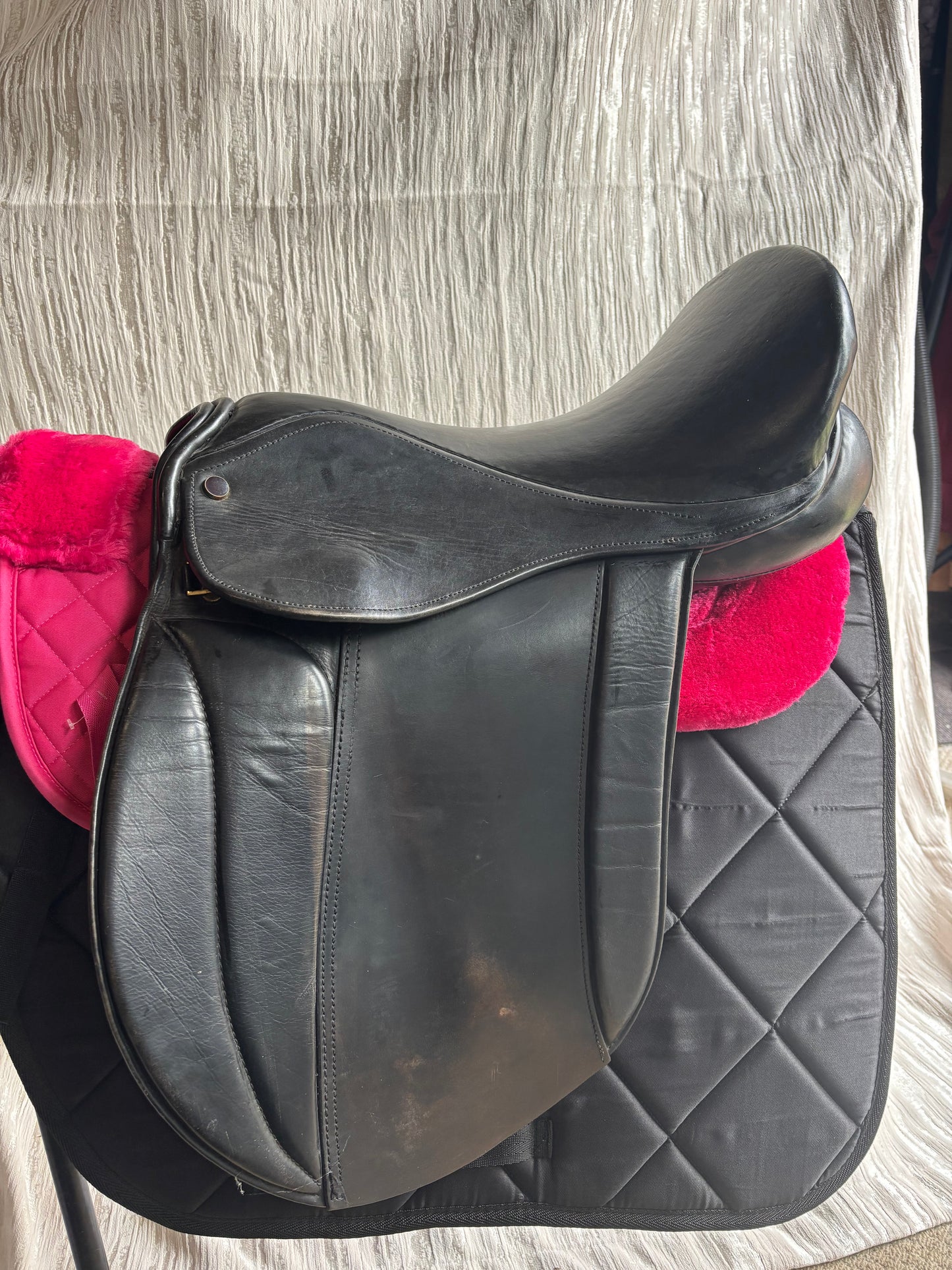 17” heritage black leather saddle WH wide
