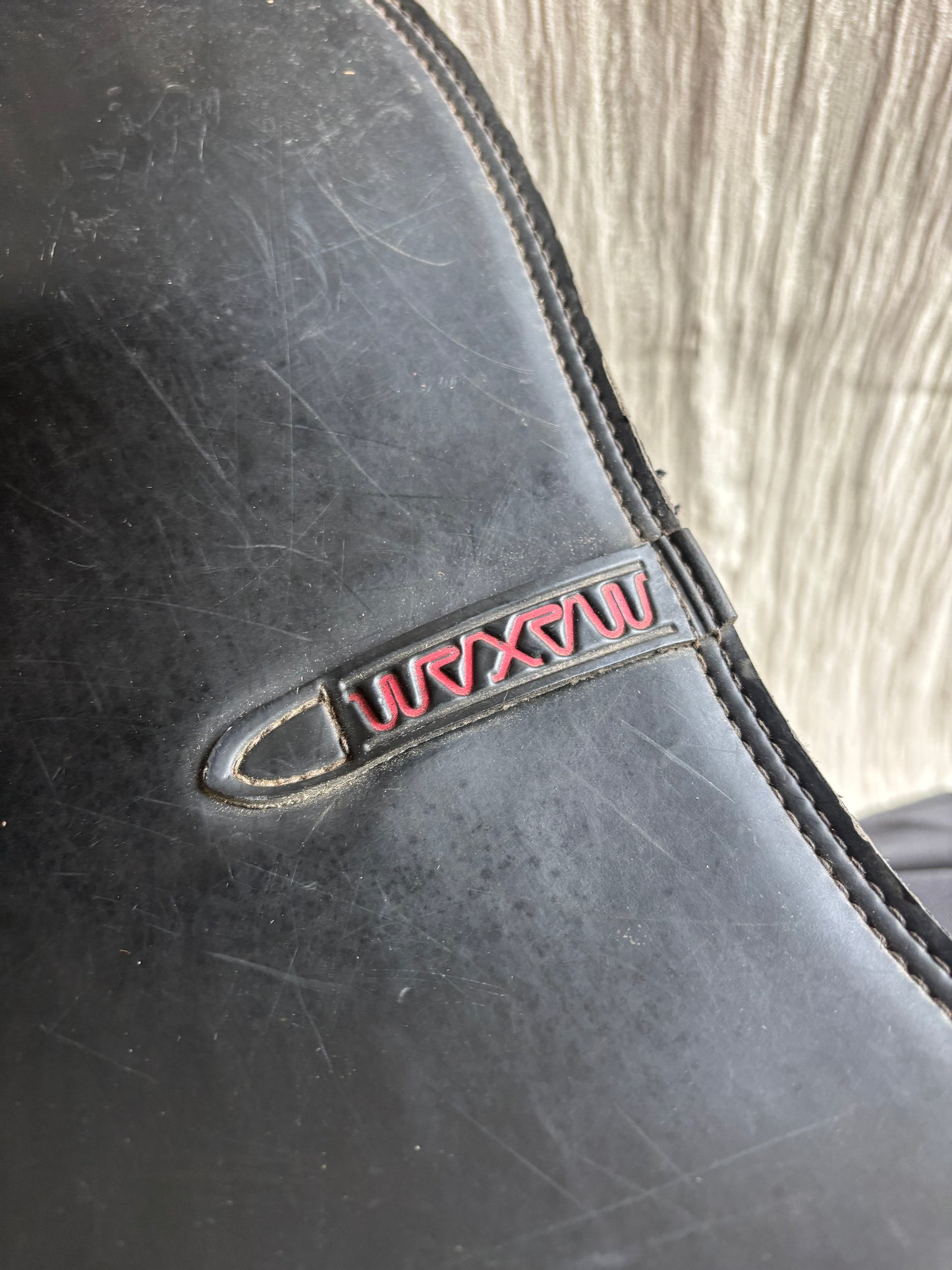 16.5” thorowgood black saddle GP