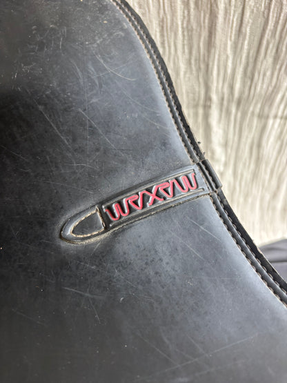 16.5” thorowgood black saddle GP