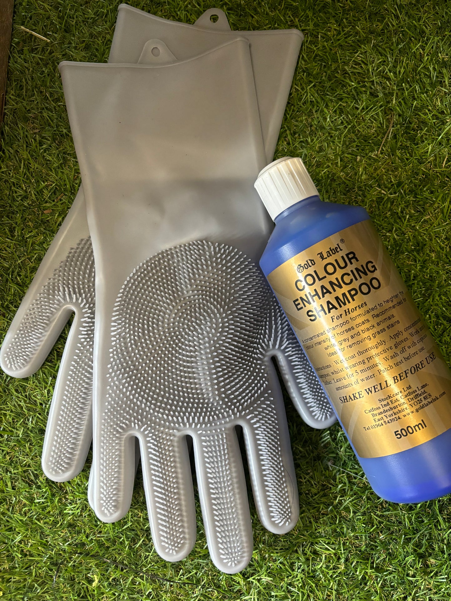 Wash mitt and colour enhancing shampoo set ❣️