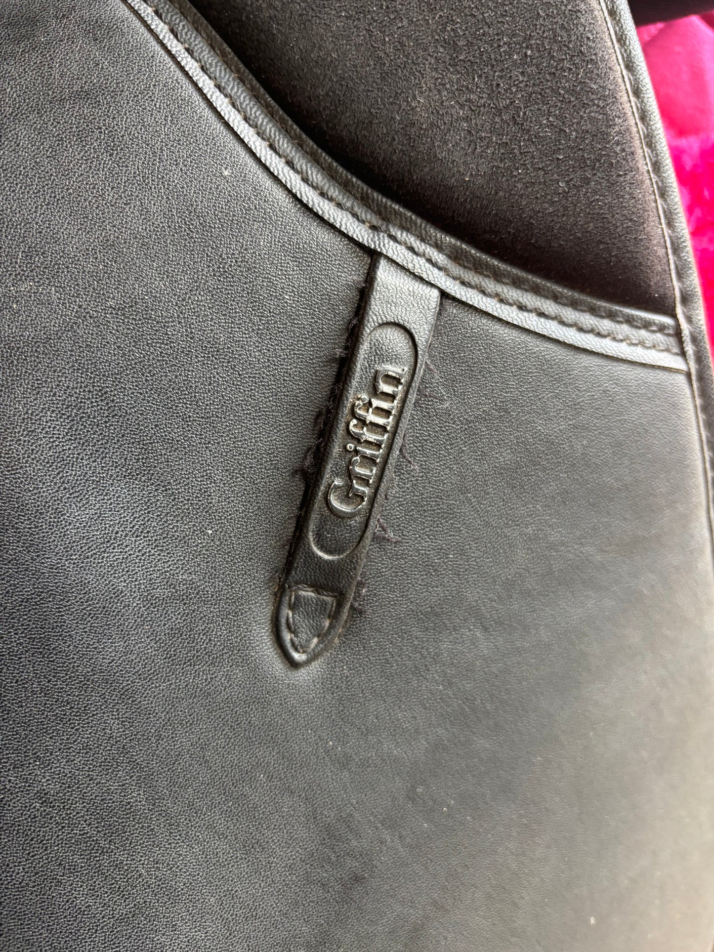 17.5” thorowgood griffin Xwide black saddle