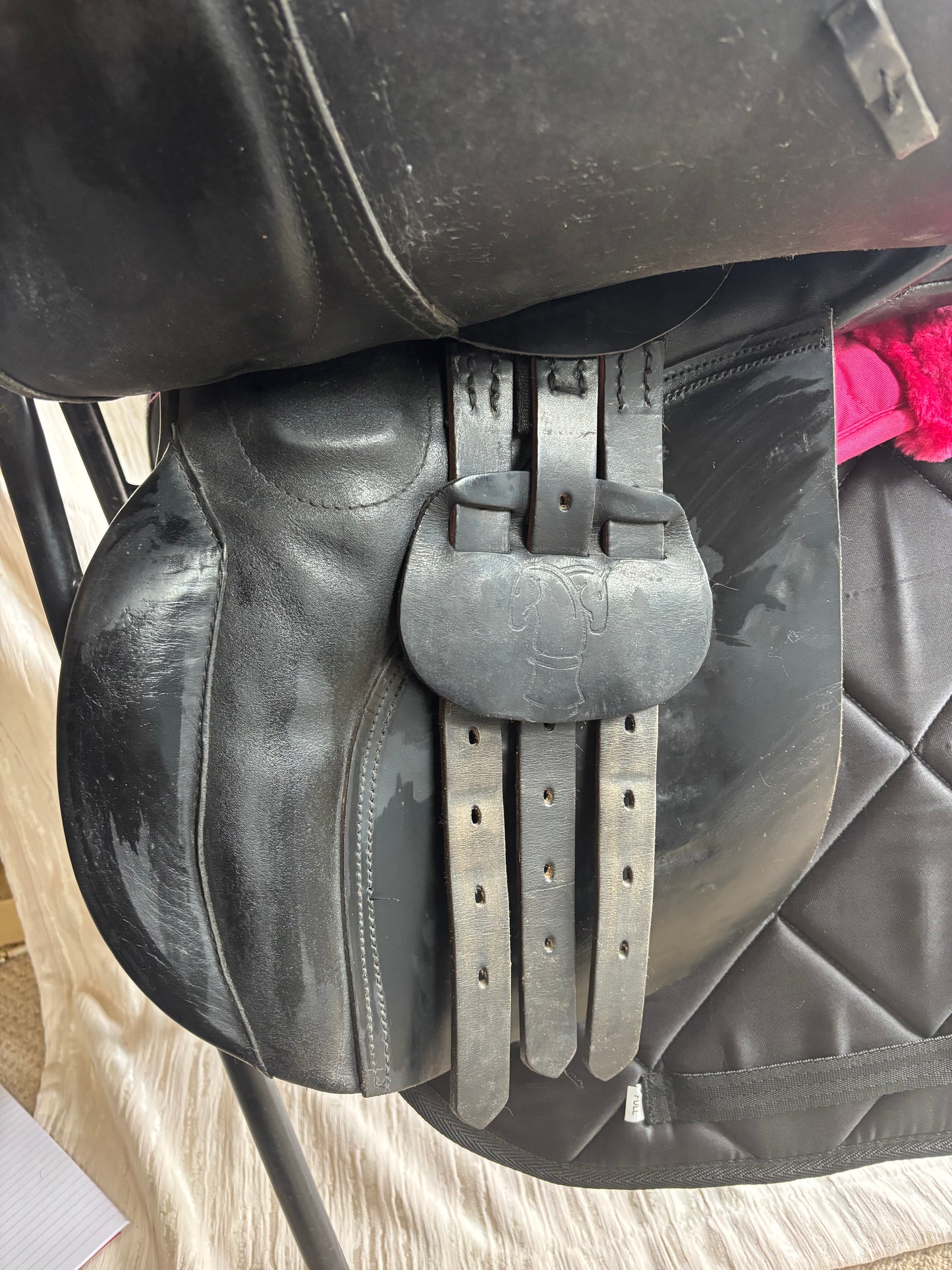 17” black equestrian deluxe saddle