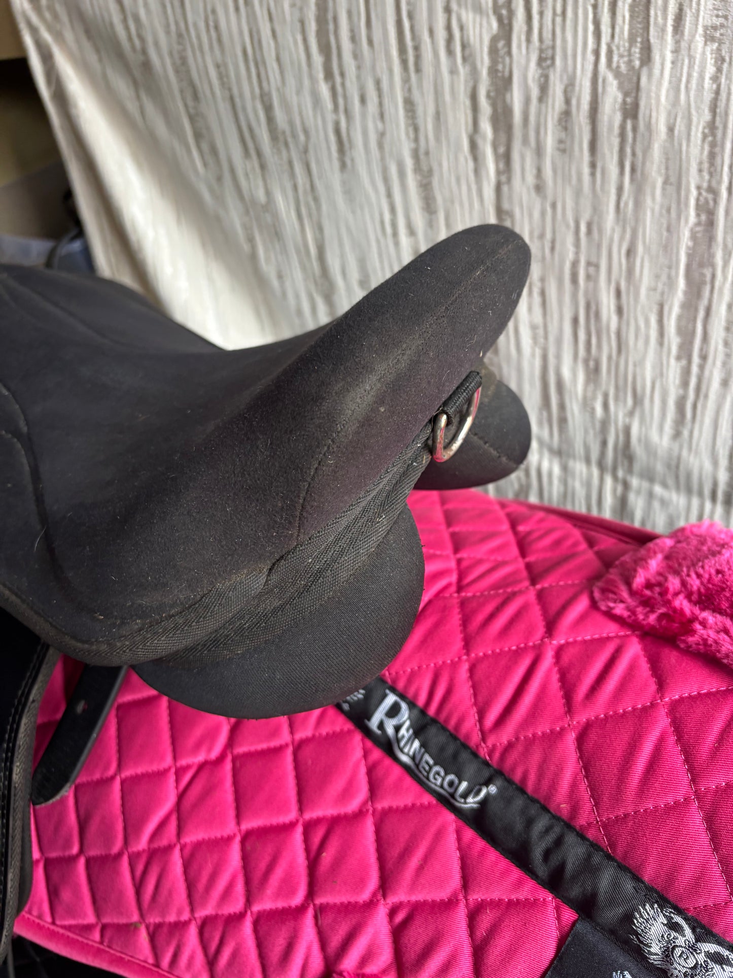 Maxam 14” black wide GP saddle