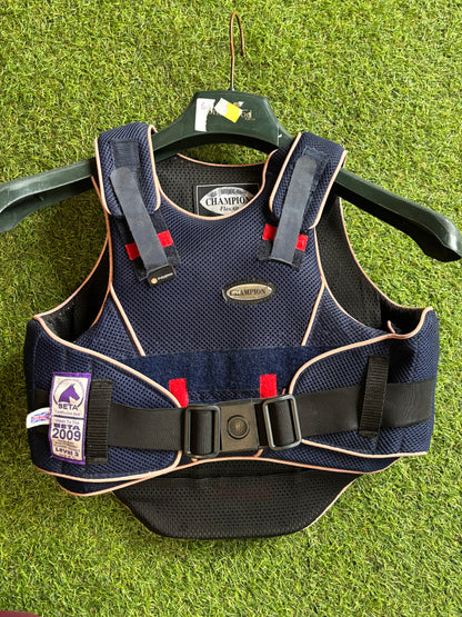 Champion flex air child’s small short back navy body protector ❣️