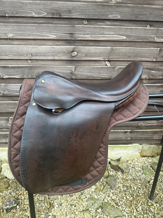 15” Davis English brown show saddle med fit