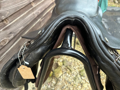 15.5” M&J saddlery black working hunter saddle