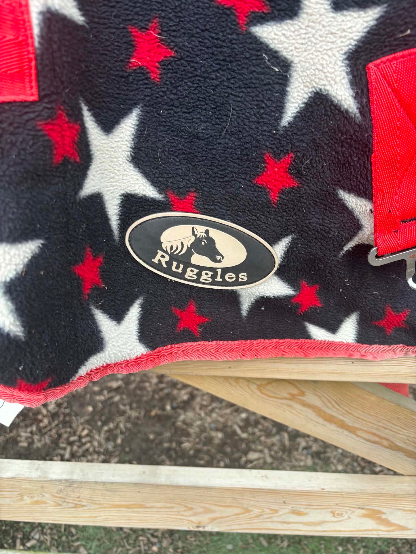Ruggles 3’3 star fleece rug standard