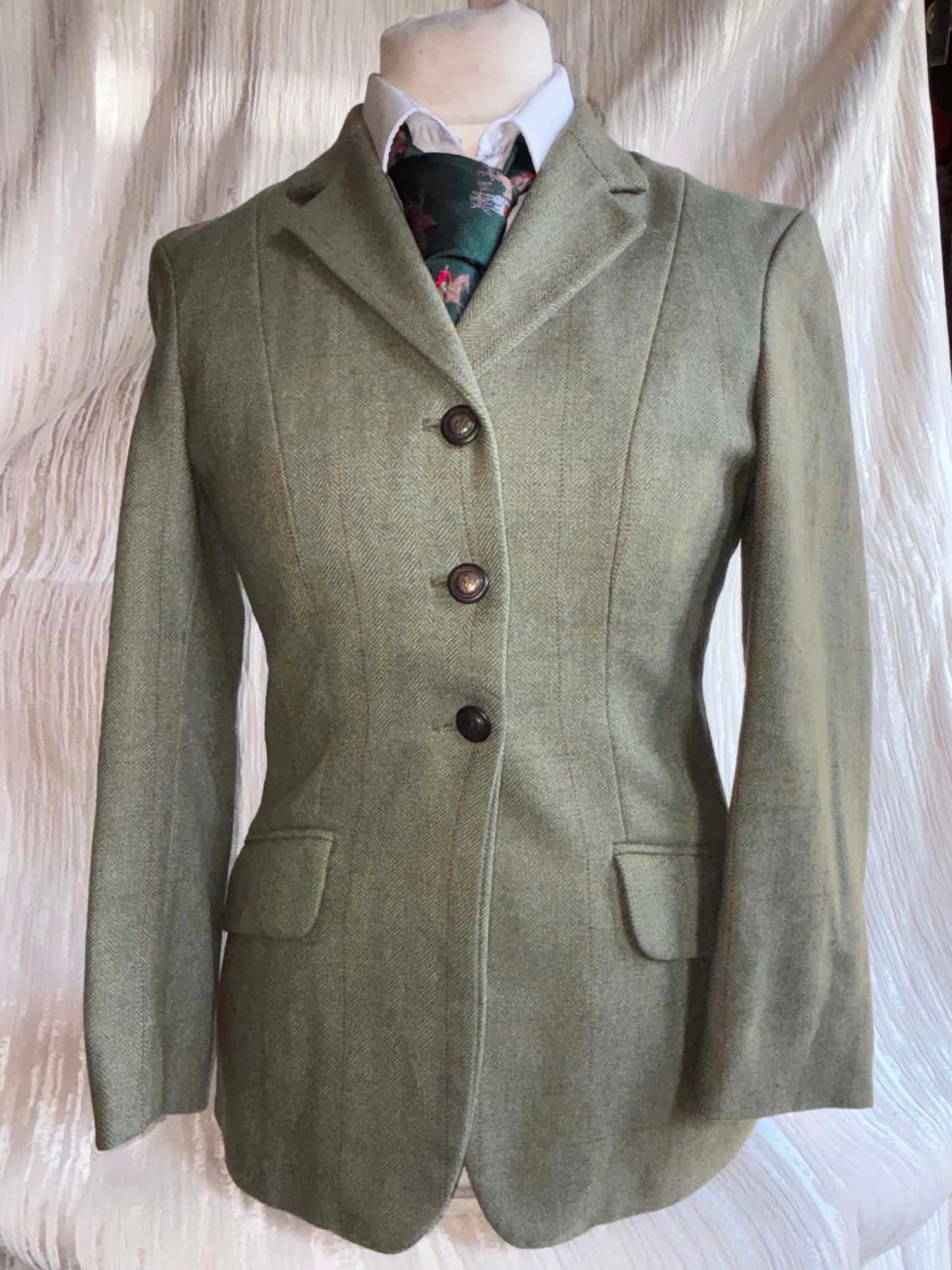 Pytchley pure new wool green tweed with red over check size 36 (12)