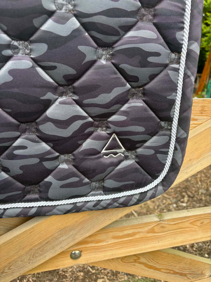 Cameo equestrian camouflage full size pad