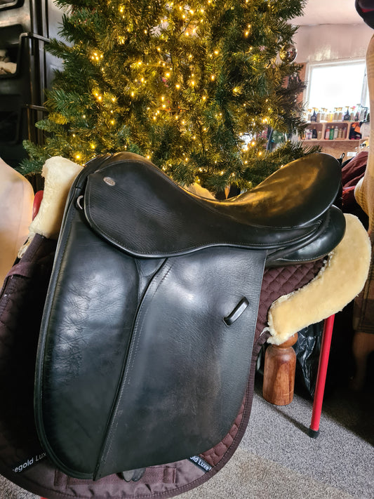 17" Manor House Staight Cut Working Hunter Saddle