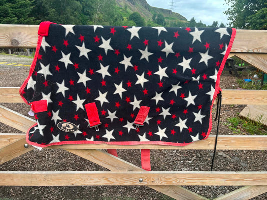 Ruggles 3’3 star fleece rug standard