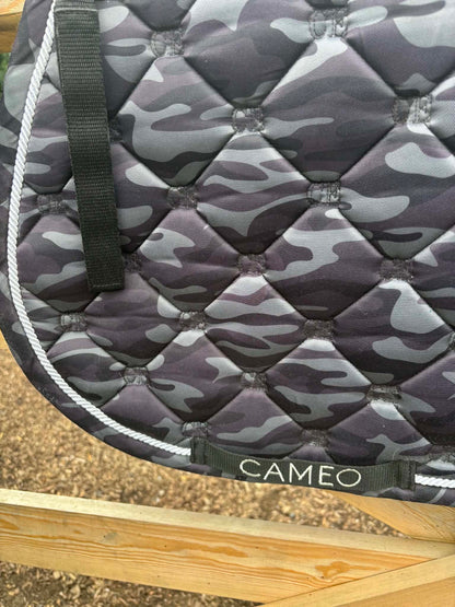 Cameo equestrian camouflage full size pad