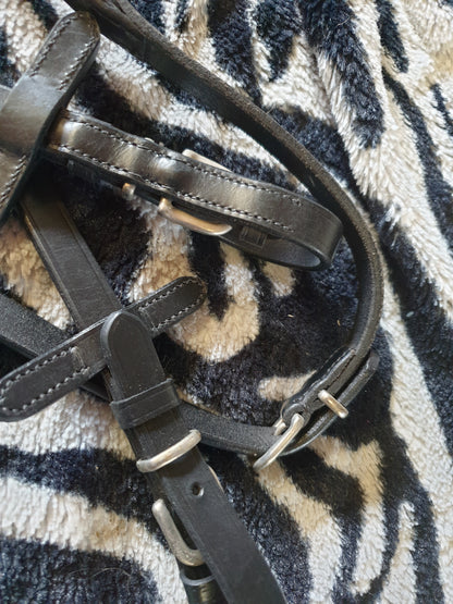 WINTER PRO REINS RUBBER GRIP/LEATHER 

FREE POSTAGE 

BLACK AND BROWN AVAILABLE 

Ideal for the winter months 
Anti-slip 

FREE POSTAGE