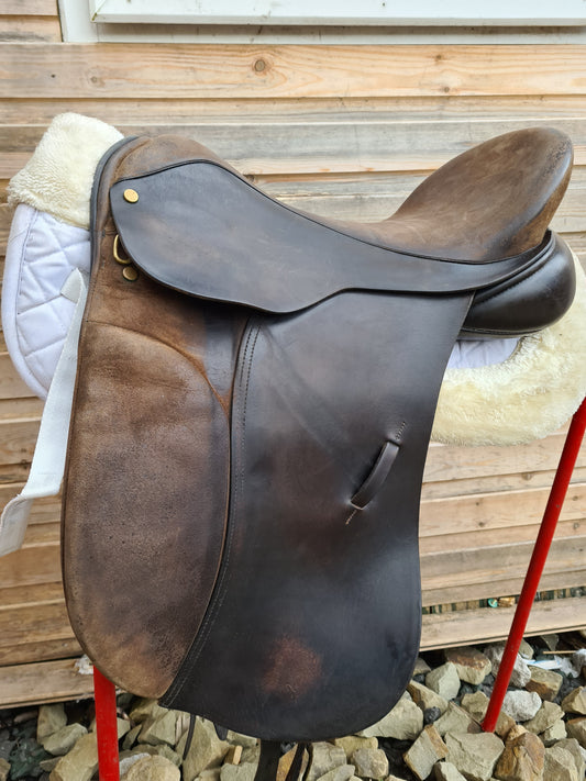 17.5" Albion Lux  dressage narrow/med fit brown FREE POSTAGE 🔵
