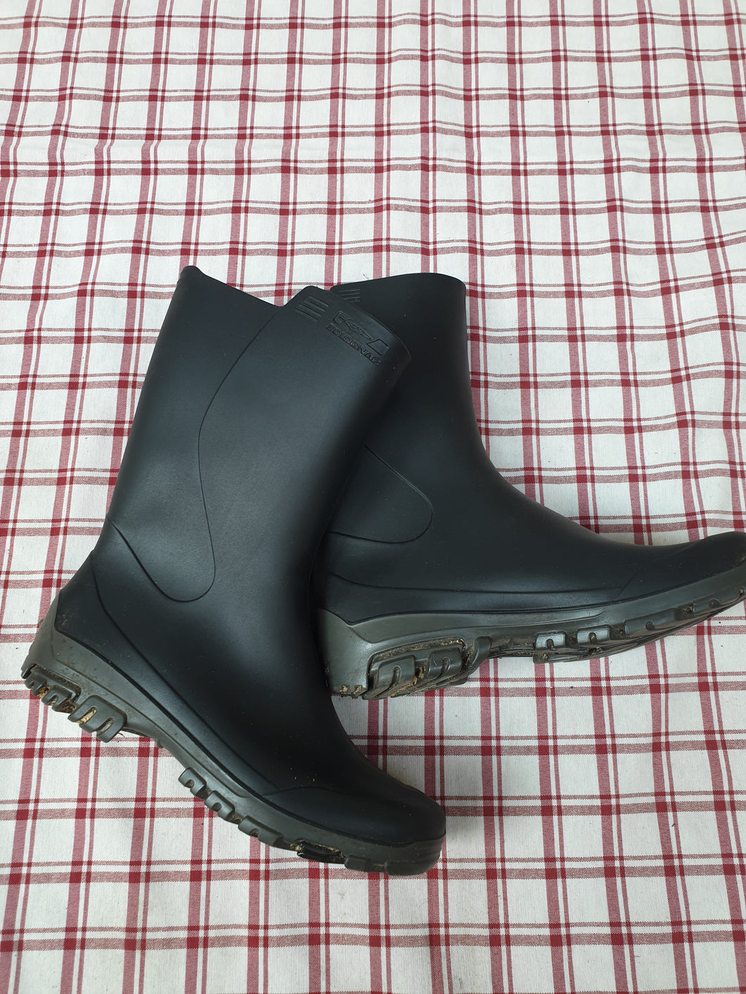 Like new solognac wellies, black, size 4/5 FREE POSTAGE  ✅