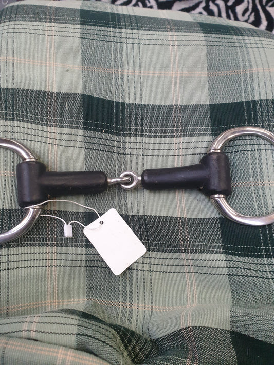 Used 5-1/2" black rubber eggbutt snaffle FREE POSTAGE☆