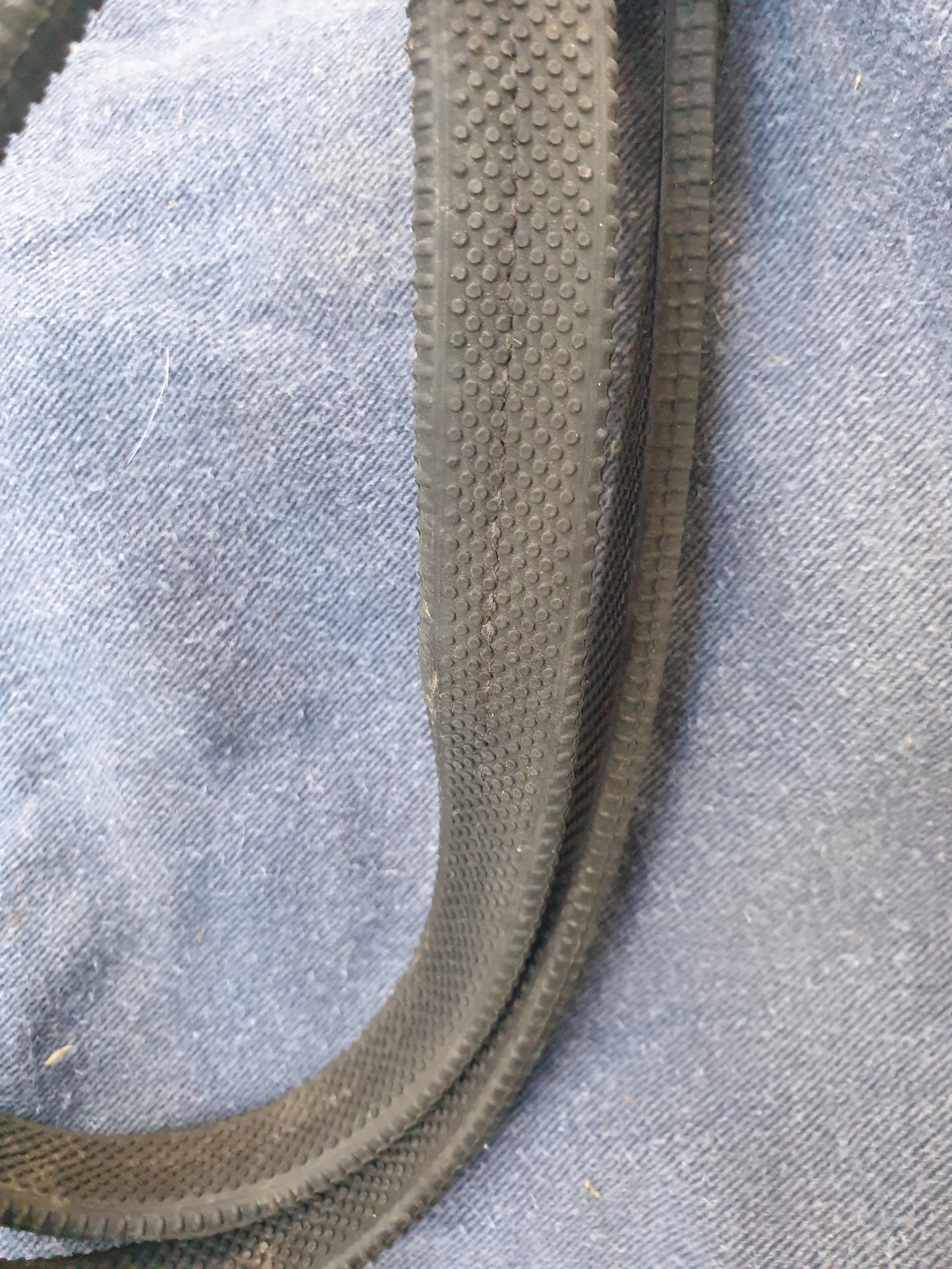 Used cob size black rubber reins FREE POSTAGE☆